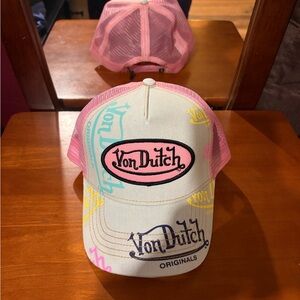 Von Dutch Multicolor Logo Mesh Trucker Hat - Pink & Cream